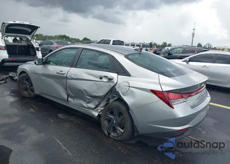 2022 Hyundai Elantra Sel z USA, uszkodzony, nr VIN 5NPLS4AG1NH064567